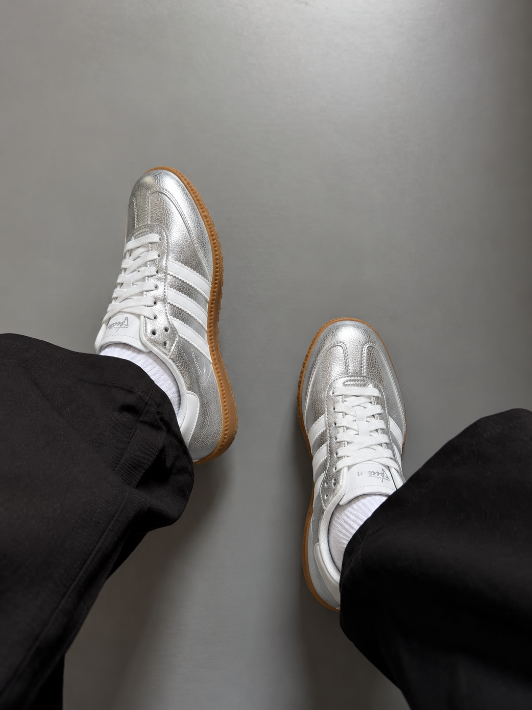 AD026-低帮8-06 Retro Sneakers – Silver Low-Top Lace-Up Casual Shoes with Removable PU Insoles - Image 3