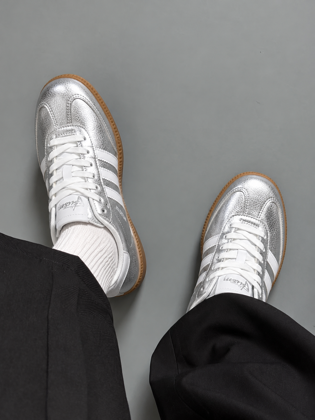 AD026-低帮8-07 Retro Sneakers – Silver Low-Top Lace-Up Casual Shoes with Removable PU Insoles - Image 2