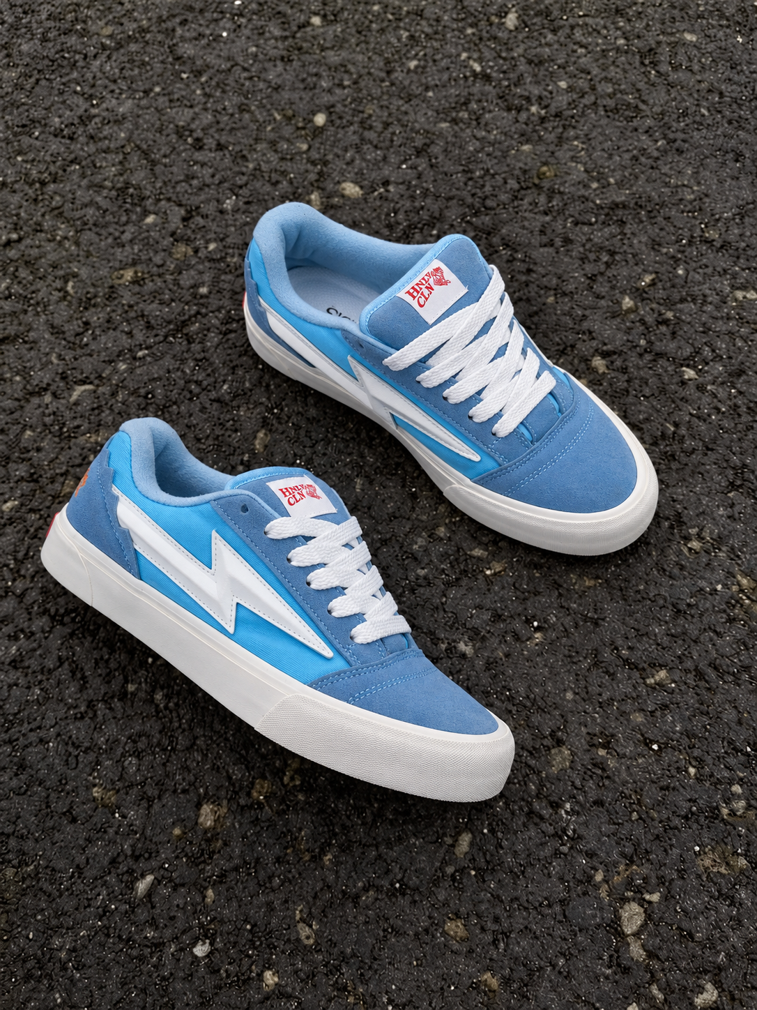 Blue low-top sneakers from the DAYTRED selection